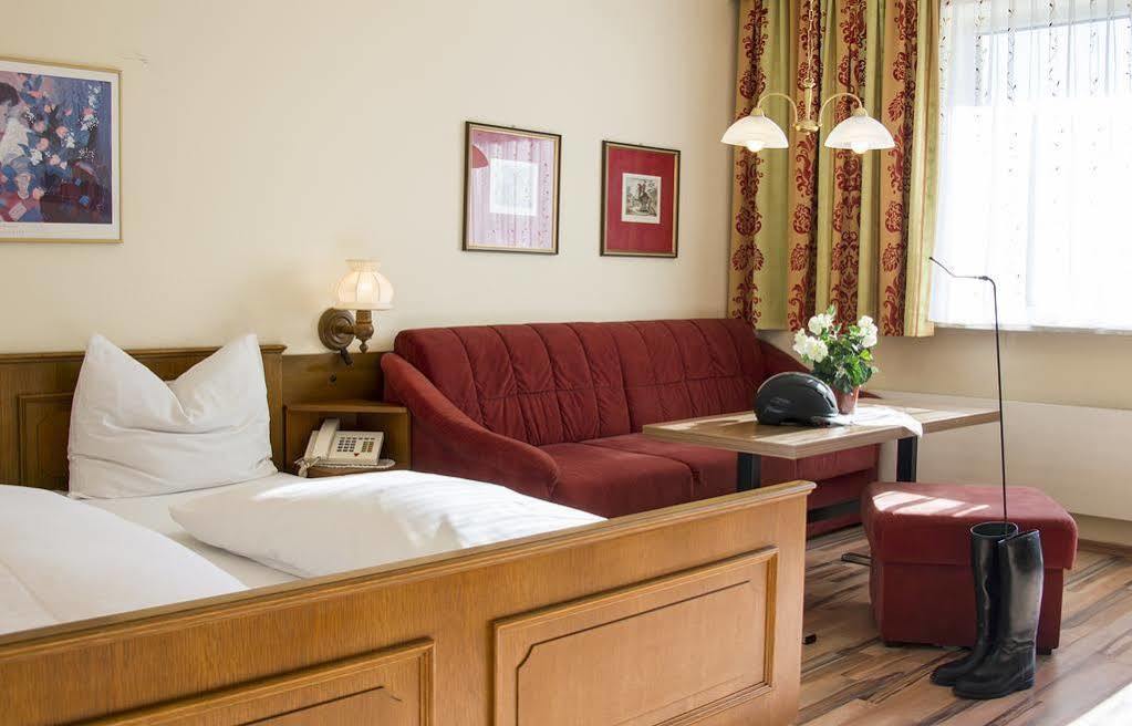 Hotel Reitzentrum Hausruckhof Ampflwang im Hausruckwald Luaran gambar